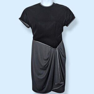 V. Oscar de la Renta Studio Black Velvet Dress